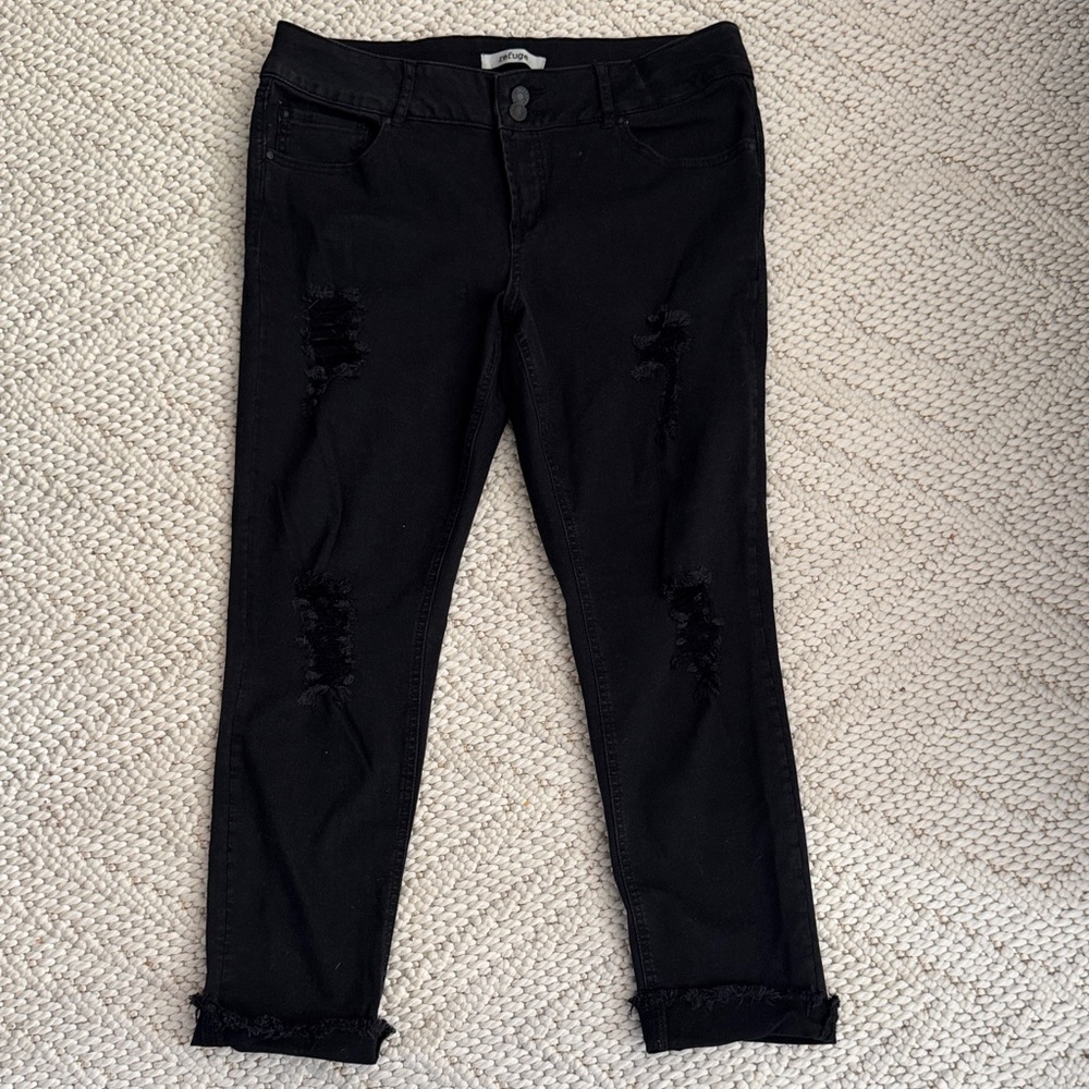 Refuge Black Cropped Distressed Jeans